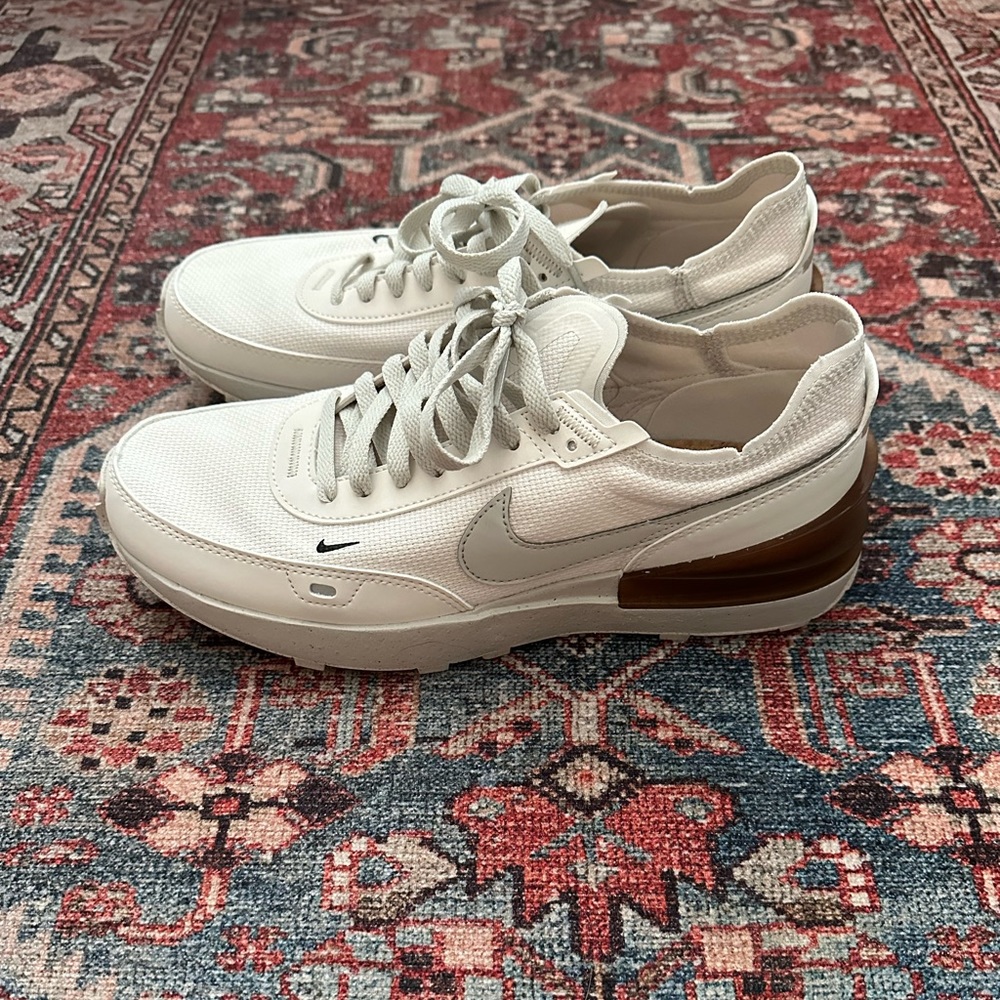 Nike Waffle One SE Shoes